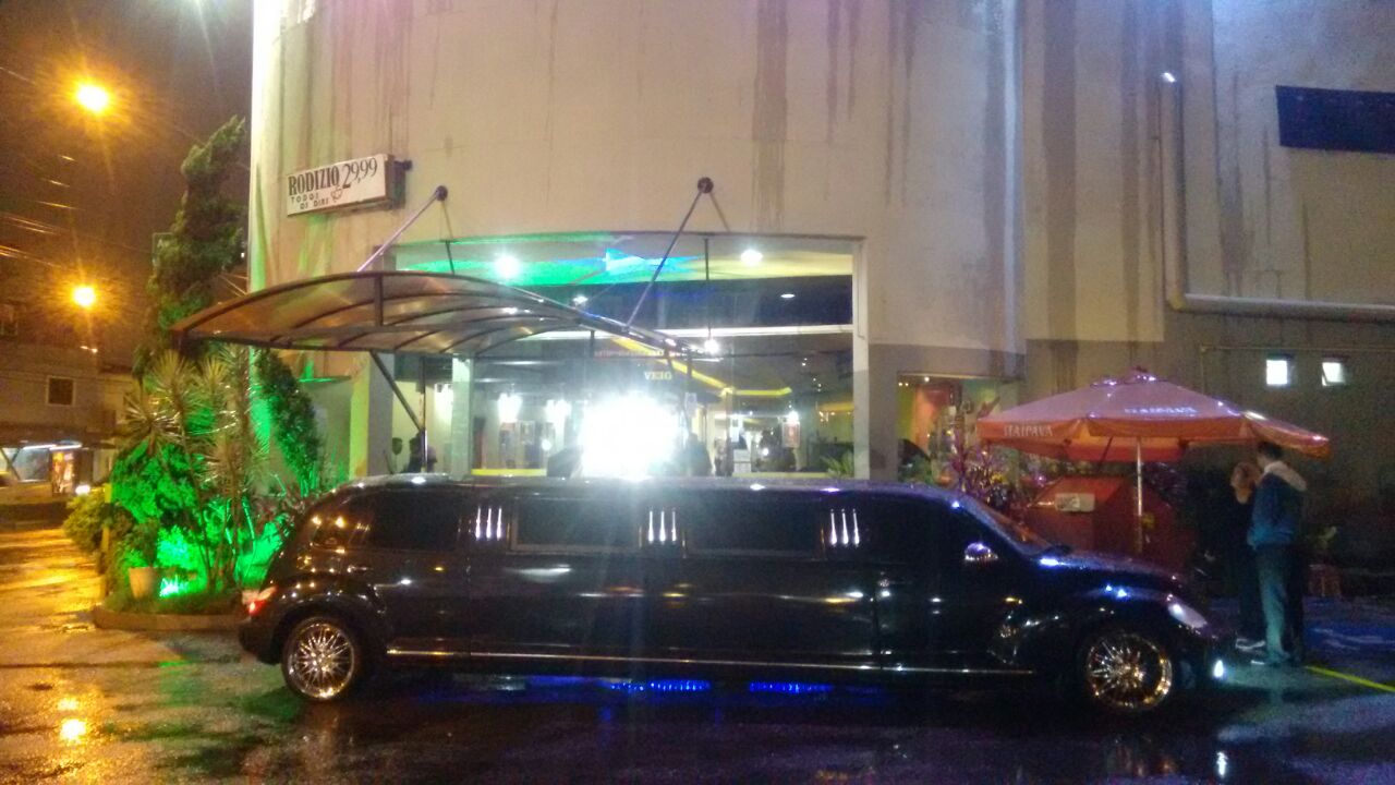 Aluguel de Limousine SP - 10 e 15 Pessoas | O Melhor Preço