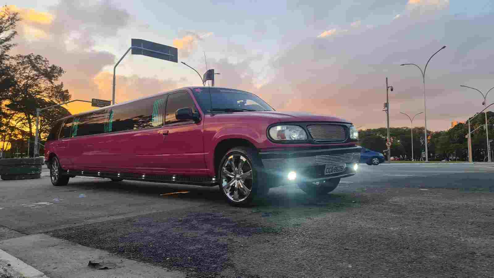 Aluguel de Limousine SP - 10 e 15 Pessoas | O Melhor Preço